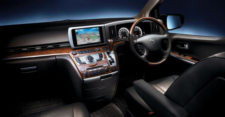  Nissan Elgrand 350 Highwaystar Black Leather Edition 2010 года  (фото 3 из 6)